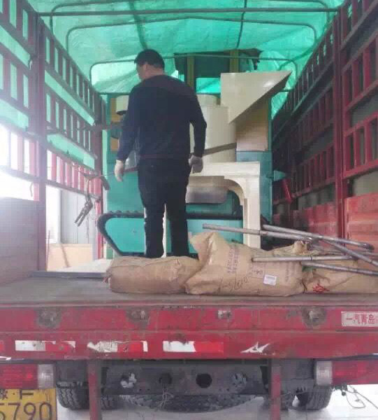 貴州發(fā)貨現(xiàn)場_有機肥成套設(shè)備運輸前準(zhǔn)備圖1