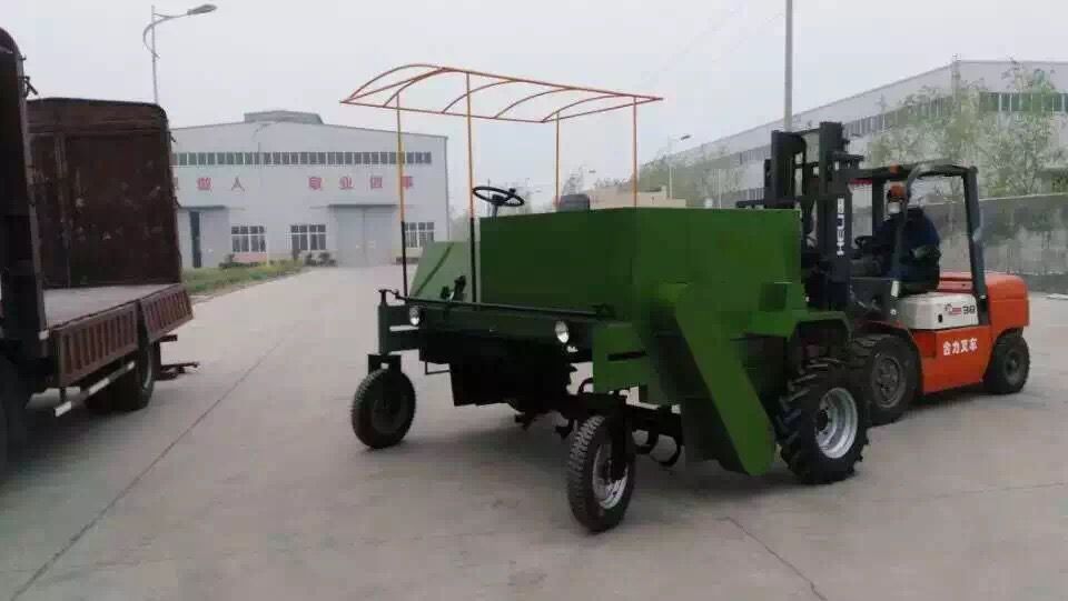 翻堆機裝車發(fā)貨現場圖1