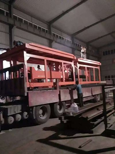 江西發(fā)貨現(xiàn)場(chǎng)_成套有機(jī)肥生產(chǎn)線圖1