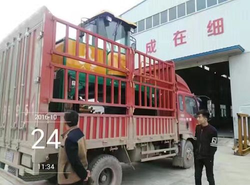 2300履帶式翻堆機發(fā)往湖北，裝車完畢