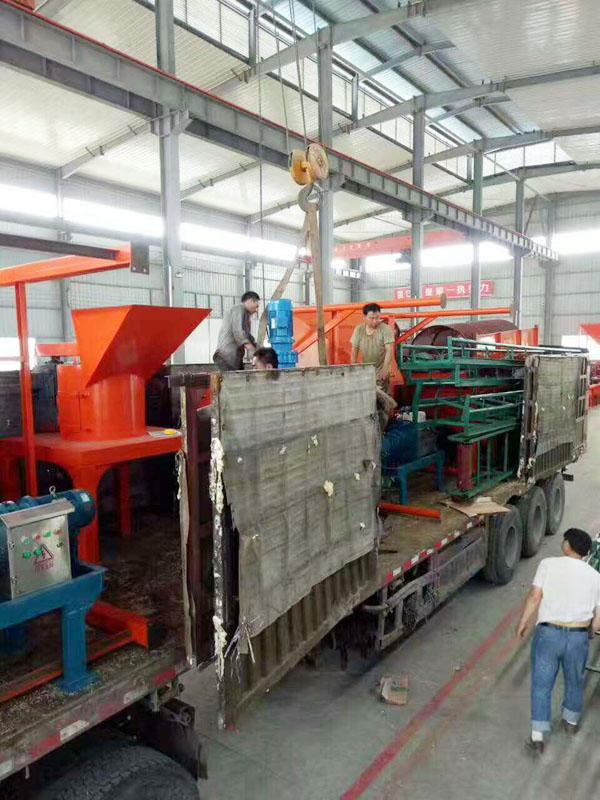 人元生物有機(jī)肥生產(chǎn)線(xiàn)設(shè)備山東發(fā)貨