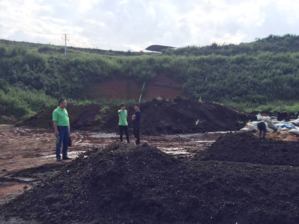 豬糞有機(jī)肥一噸多少錢？