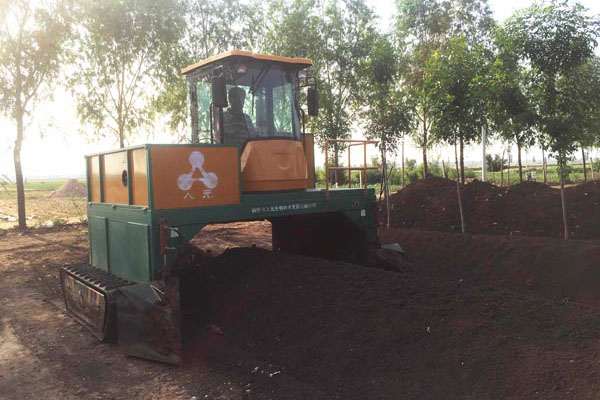 地面行走式翻堆機有哪些優(yōu)勢？