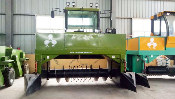 河南鶴壁市有機(jī)肥翻堆機(jī)設(shè)備哪個(gè)廠家好？