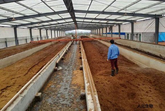 槽式有機肥翻拋機工作流程，在肥料生產中有哪些作用？