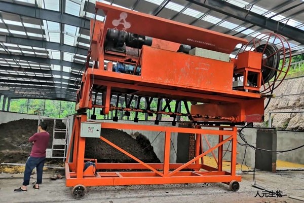 4米跨度雞糞槽式翻拋機的使用效果如何？