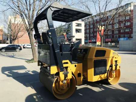 3噸全液壓雙驅雙振壓路機